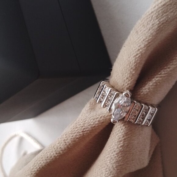 925 Sterling Silver AAA Grade Rice Cut Cubic Zirconia Engagement Wedding Ring - Picture 4 of 5